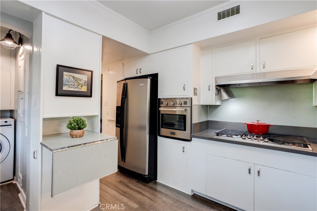 425 W 10th Street