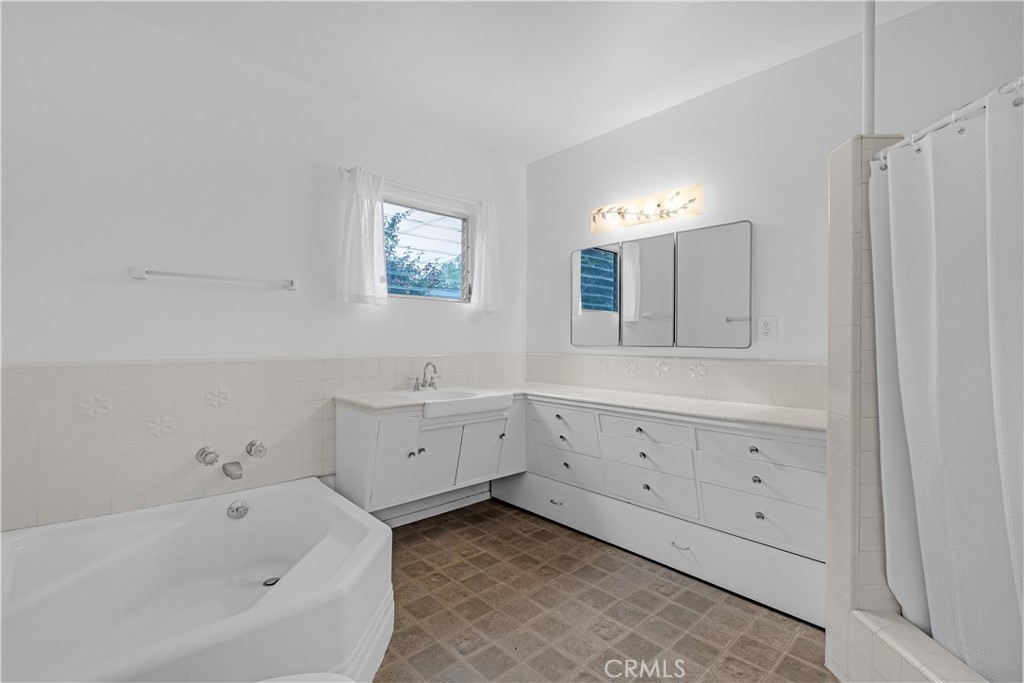 515 W Eleventh Street