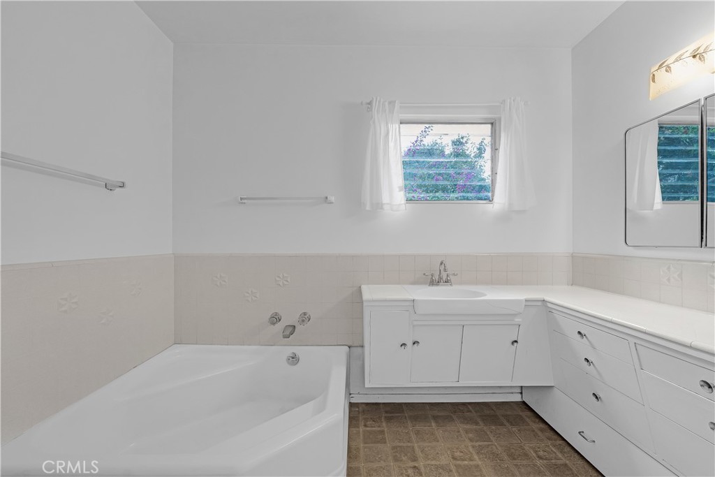 515 W Eleventh Street