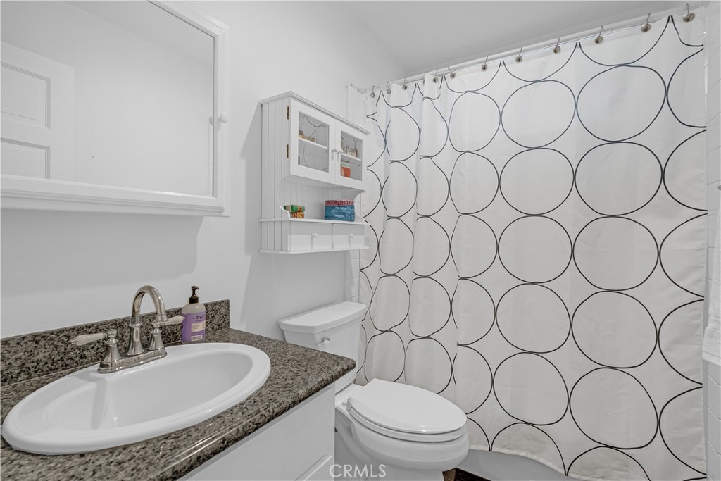 464 W 8th Street