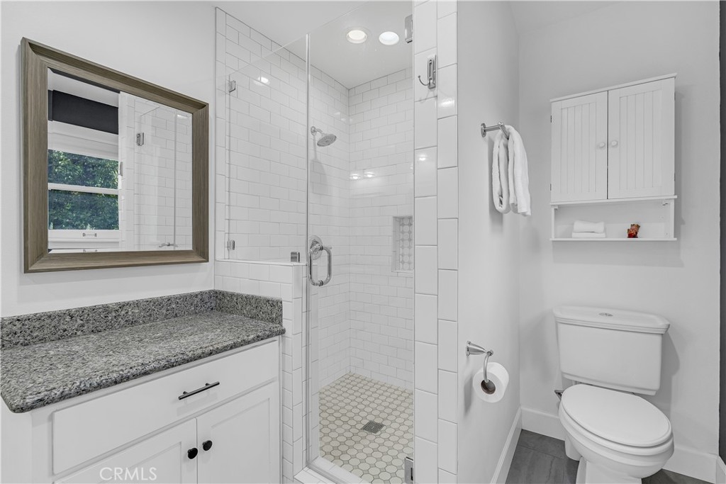 464 W 8th Street