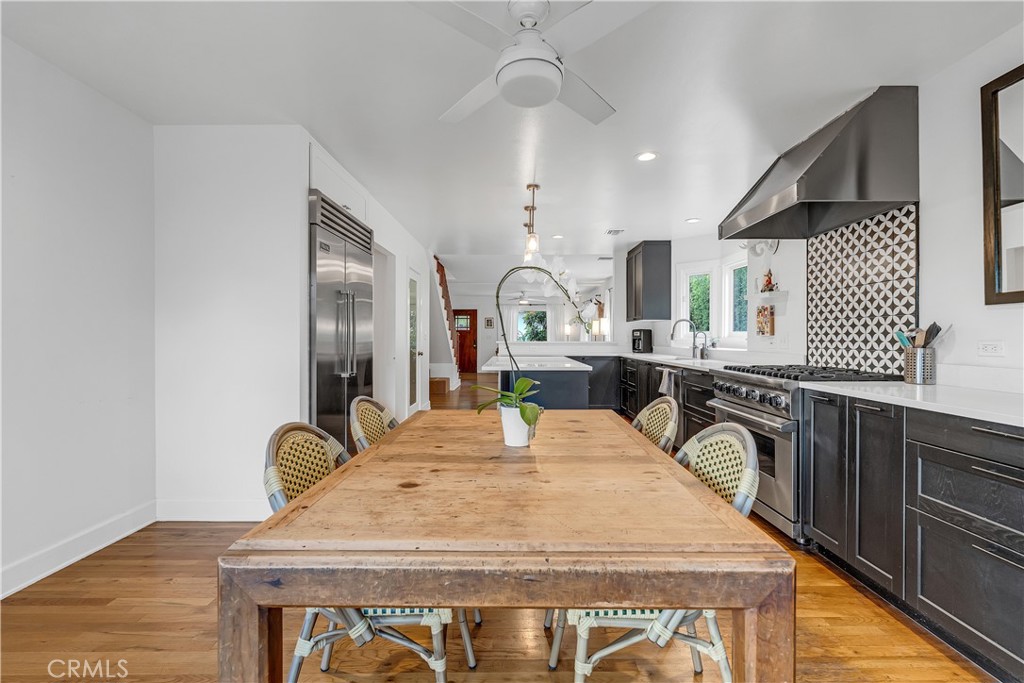 464 W 8th Street
