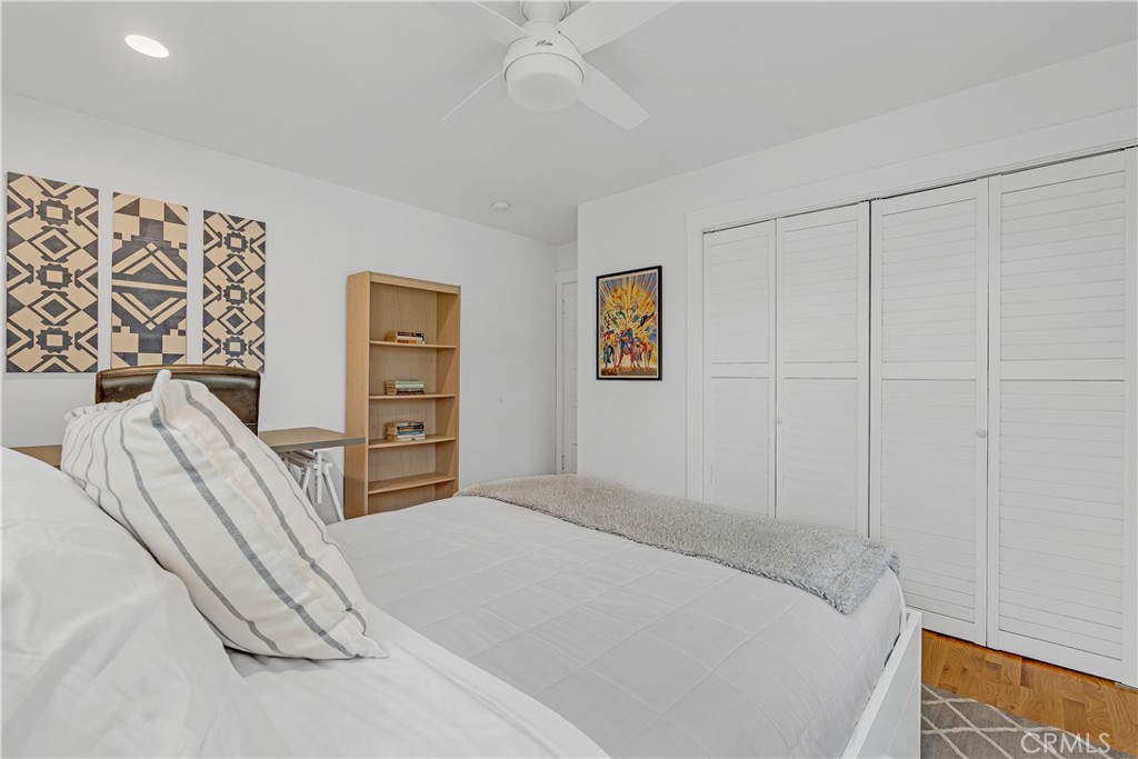 464 W 8th Street