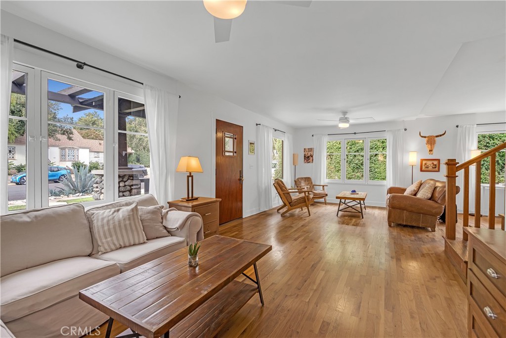 464 W 8th Street