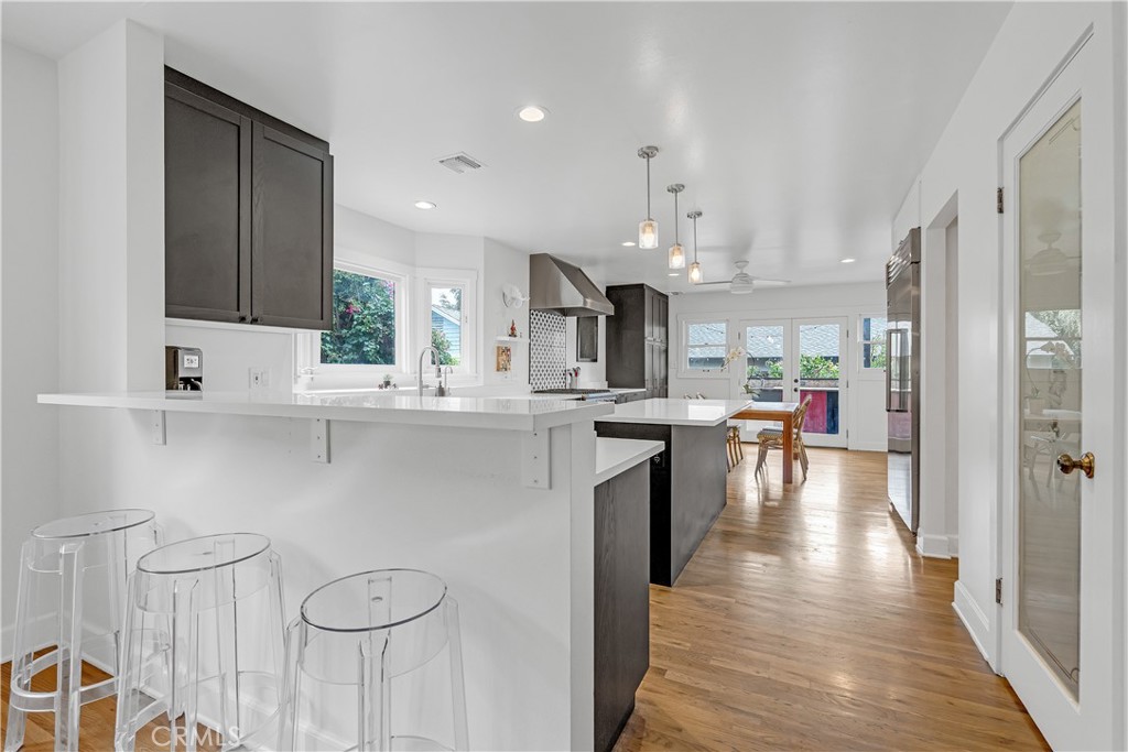464 W 8th Street