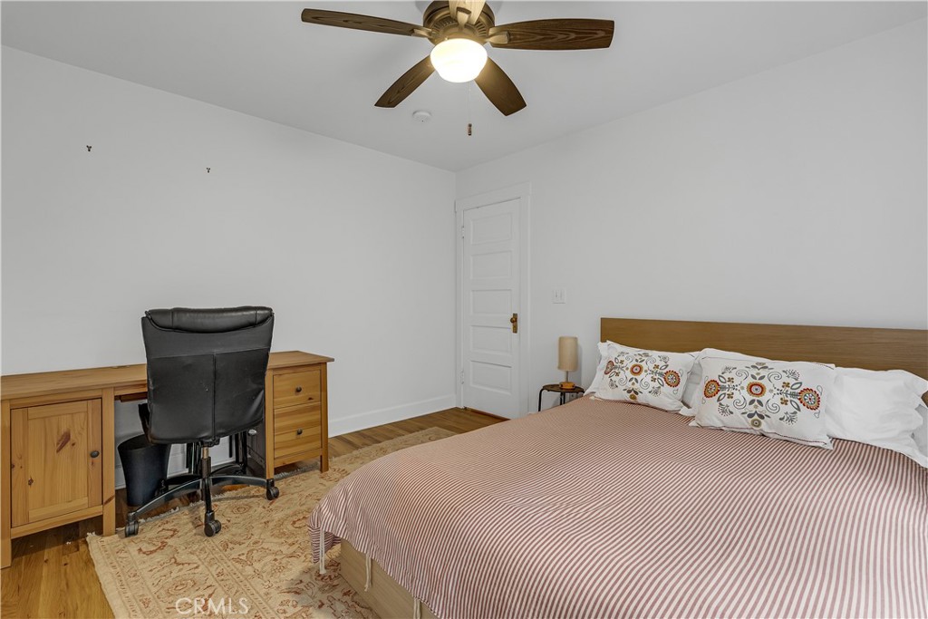 464 W 8th Street