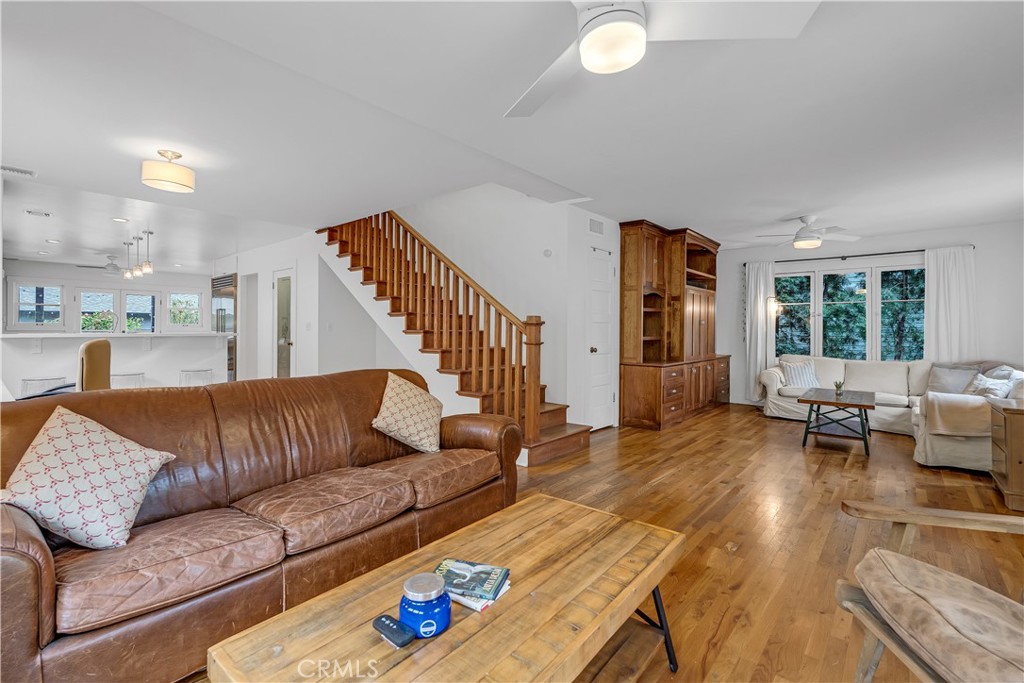 464 W 8th Street