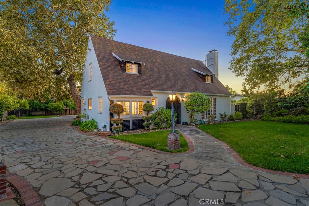 300 E Baseline Road