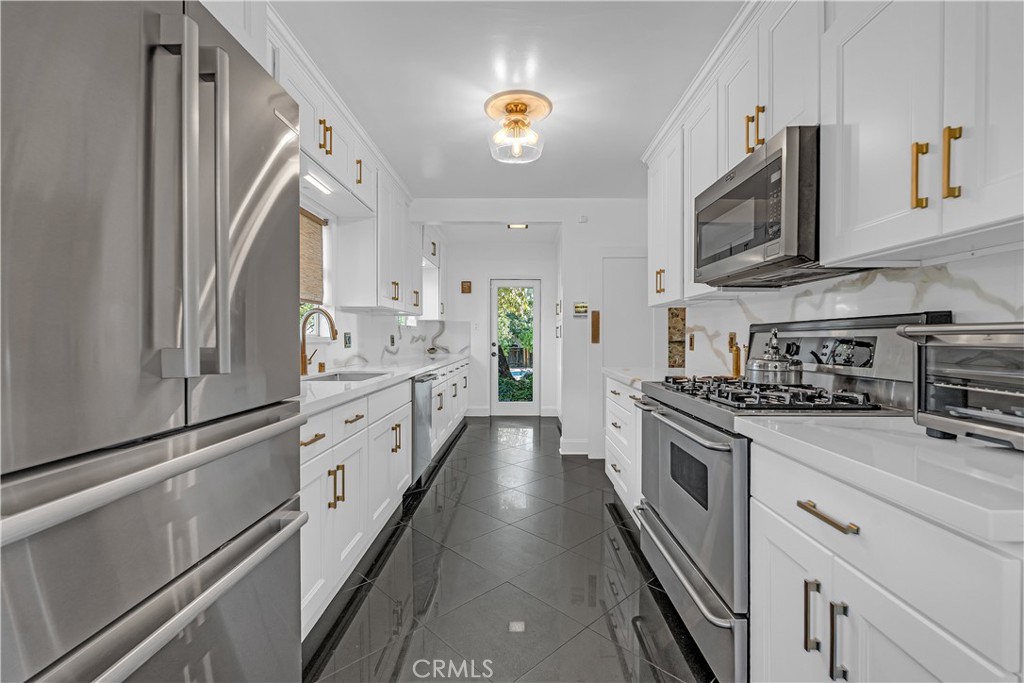 300 E Baseline Road
