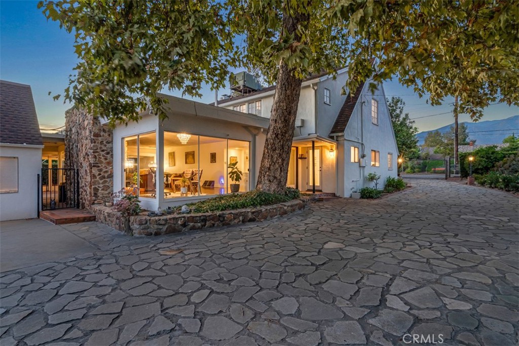 300 E Baseline Road