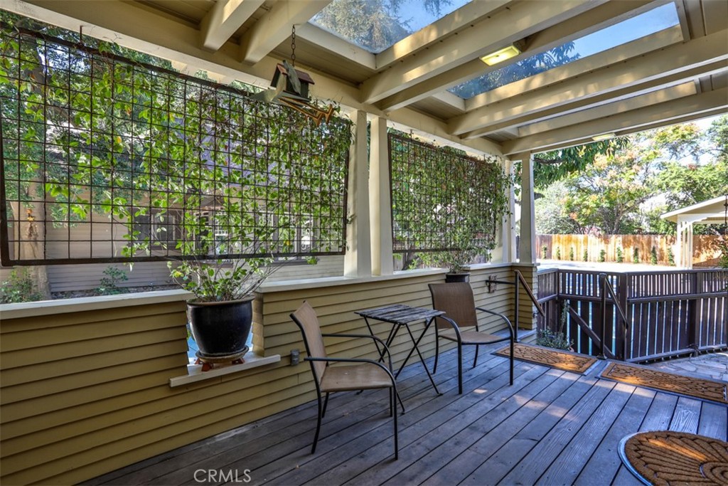 357 W 10th