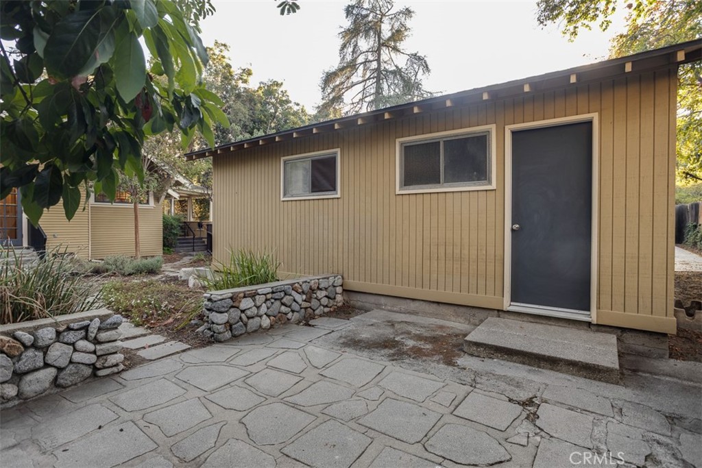 357 W 10th
