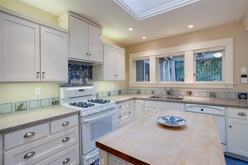 357 W 10th