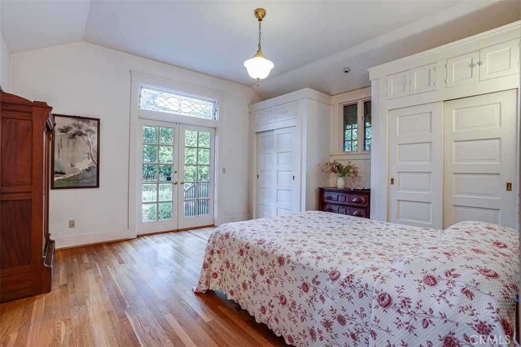 357 W 10th