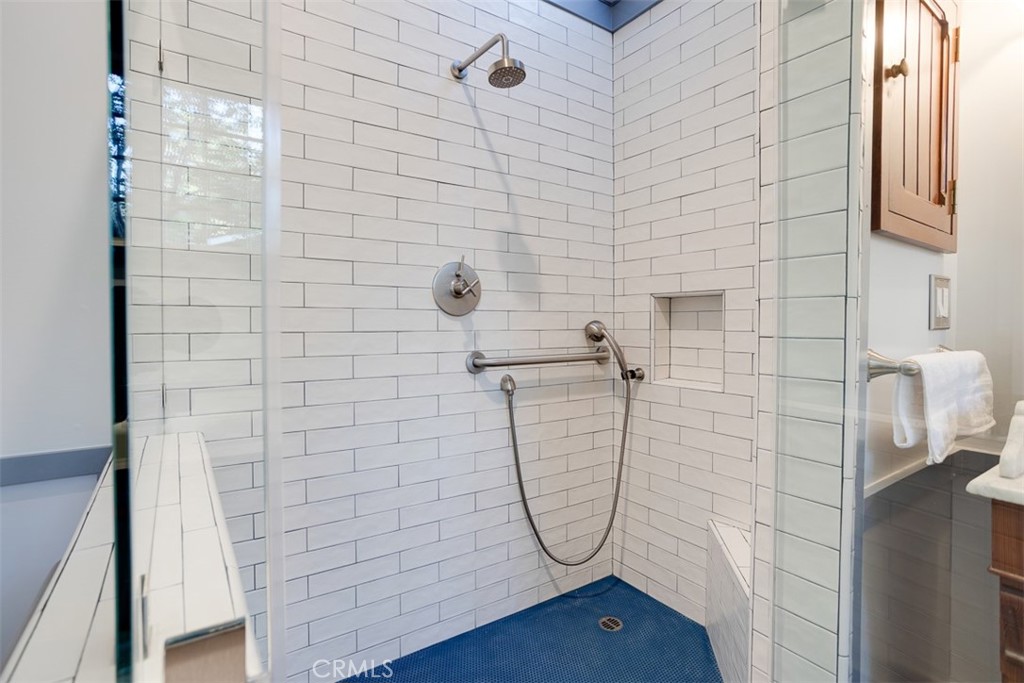 357 W 10th