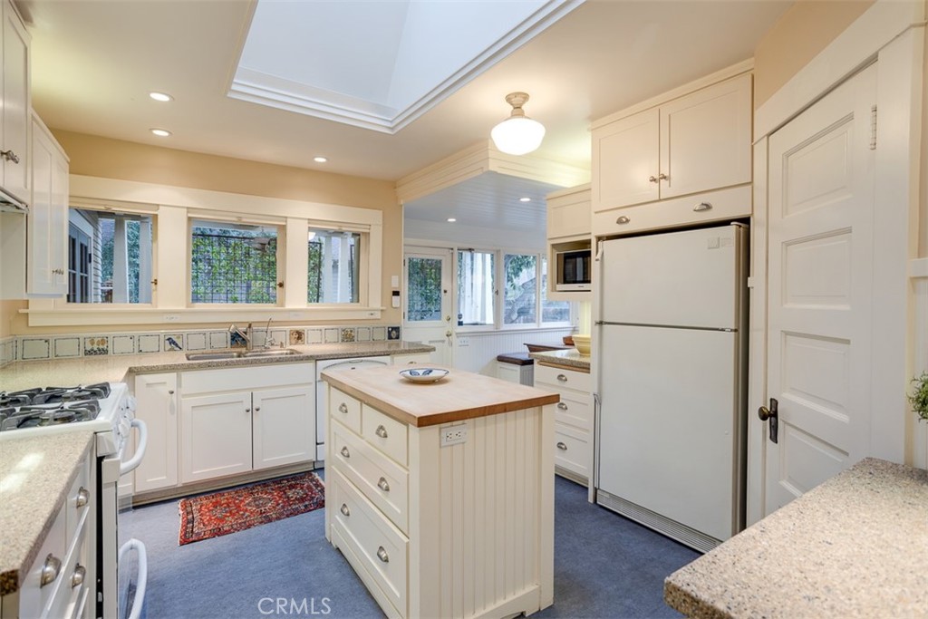 357 W 10th