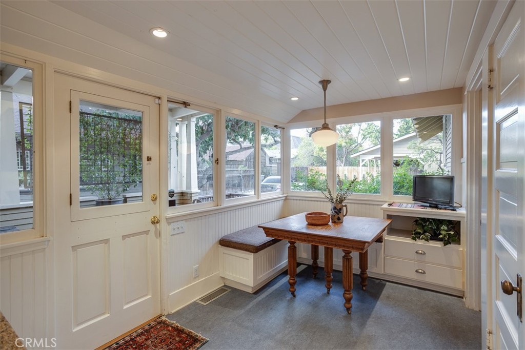 357 W 10th