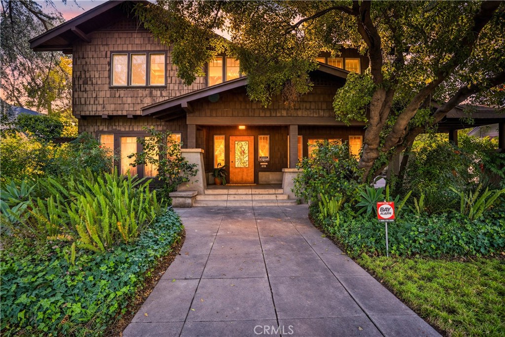 845 N Indian Hill