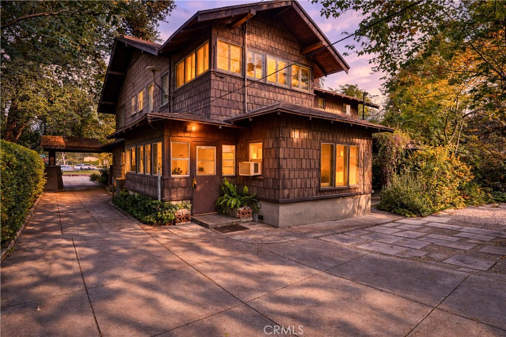 845 N Indian Hill