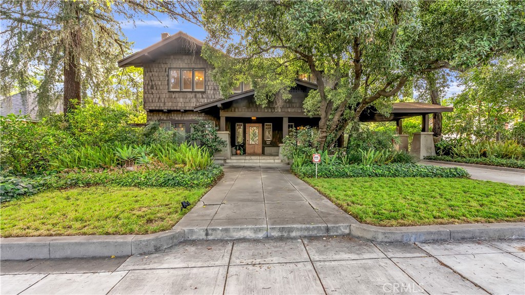 845 N Indian Hill