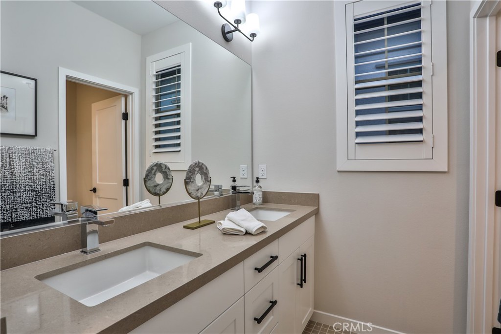 1419 N Indian Hill Boulevard