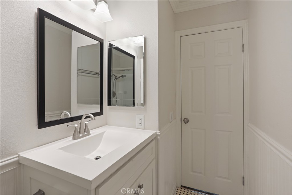 1619 Carmel Circle W