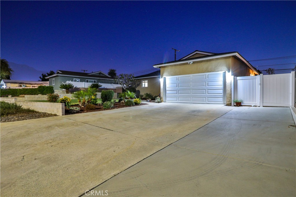 8247 Jadeite Avenue