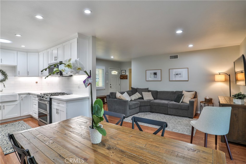 8247 Jadeite Avenue
