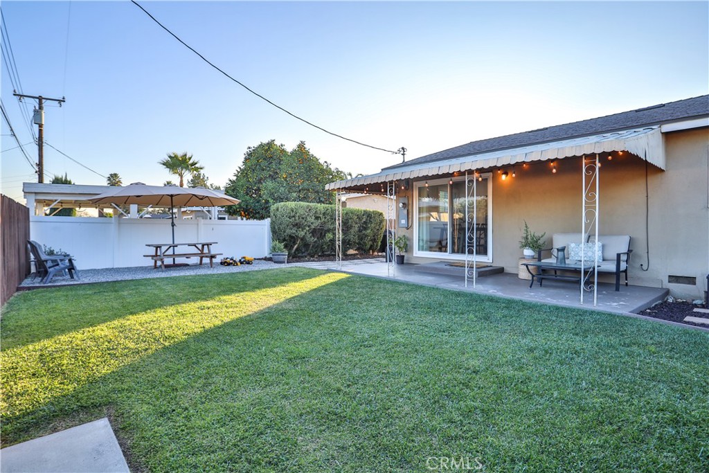 8247 Jadeite Avenue