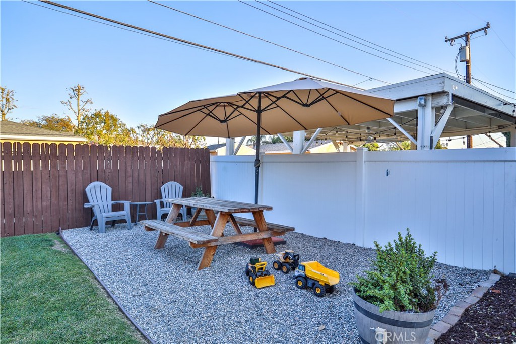 8247 Jadeite Avenue