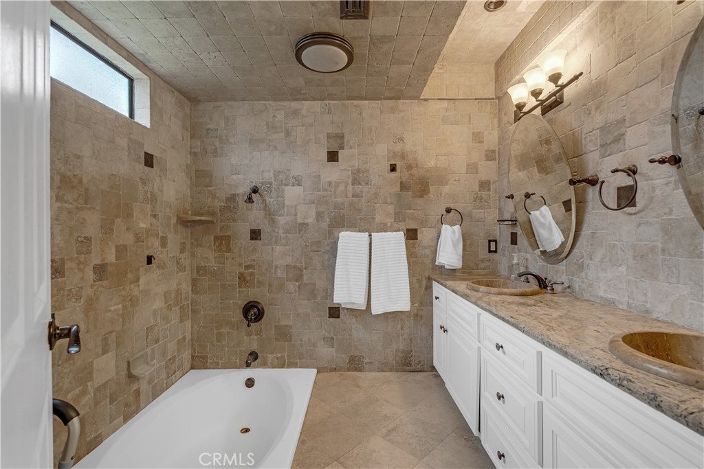 2120 Capuchin Way