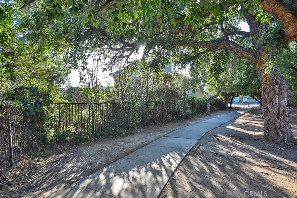 1838 Via Arroyo