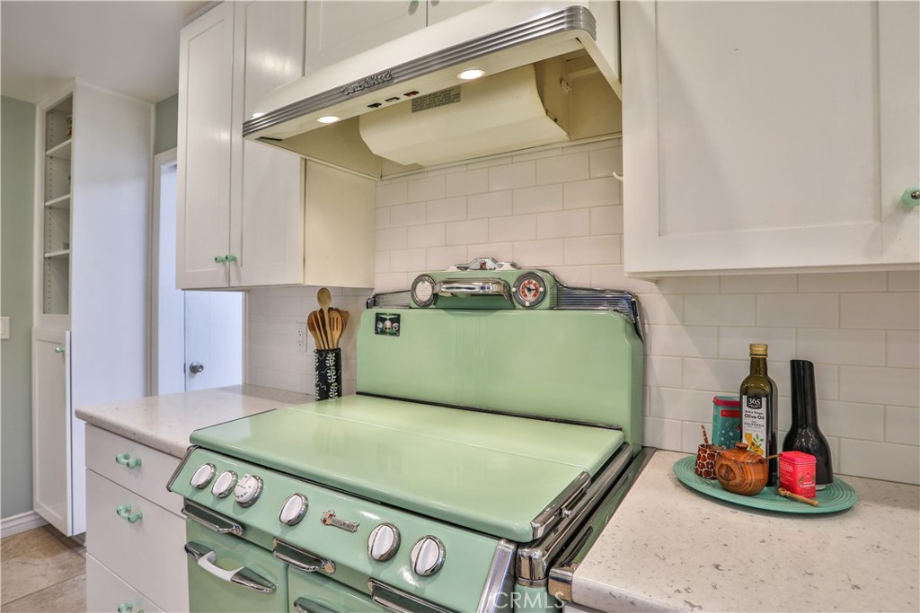 666 W 9th Street
