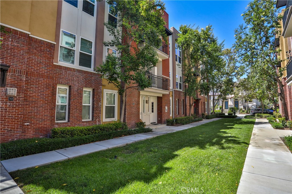 744 W 1st Street