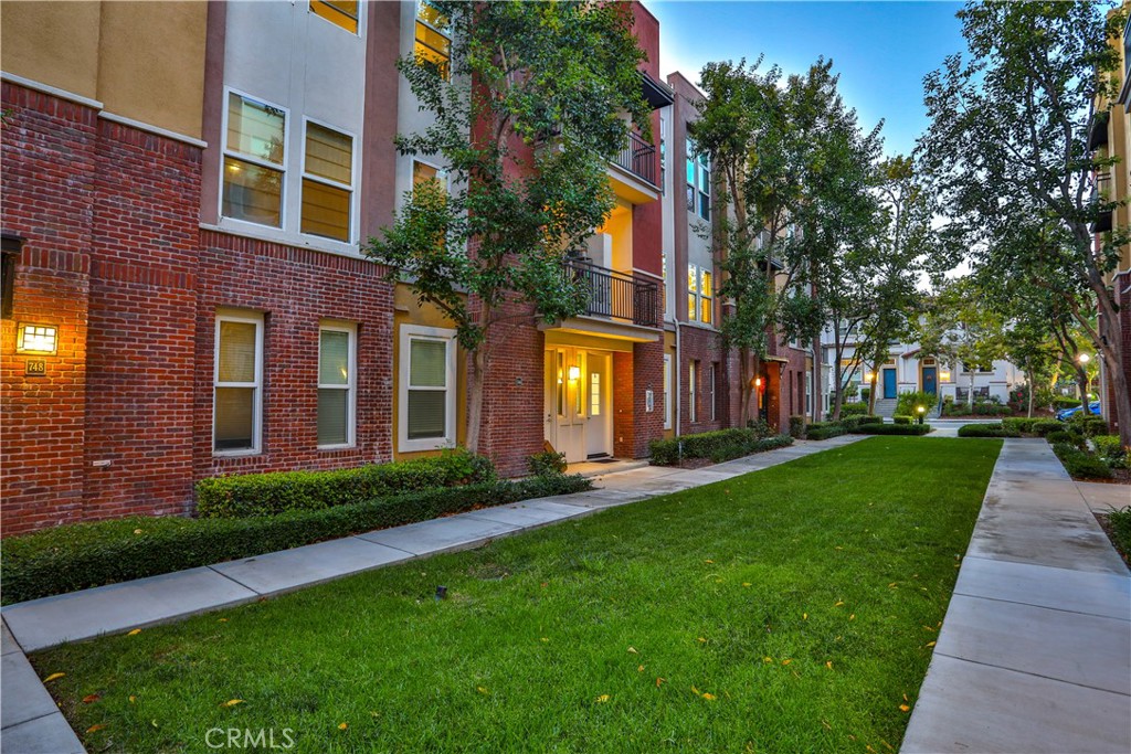 744 W 1st Street