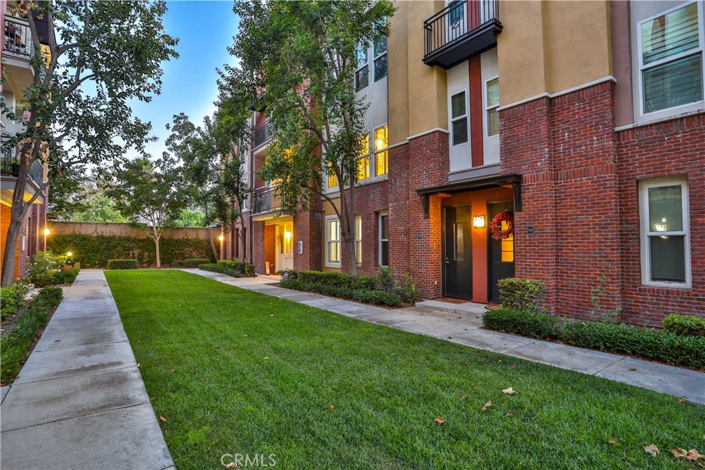 744 W 1st Street