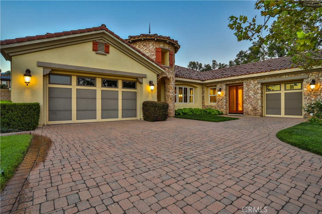 13052 Via Tesoro Drive