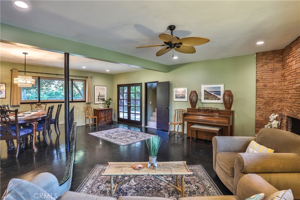 846 W 10th Street