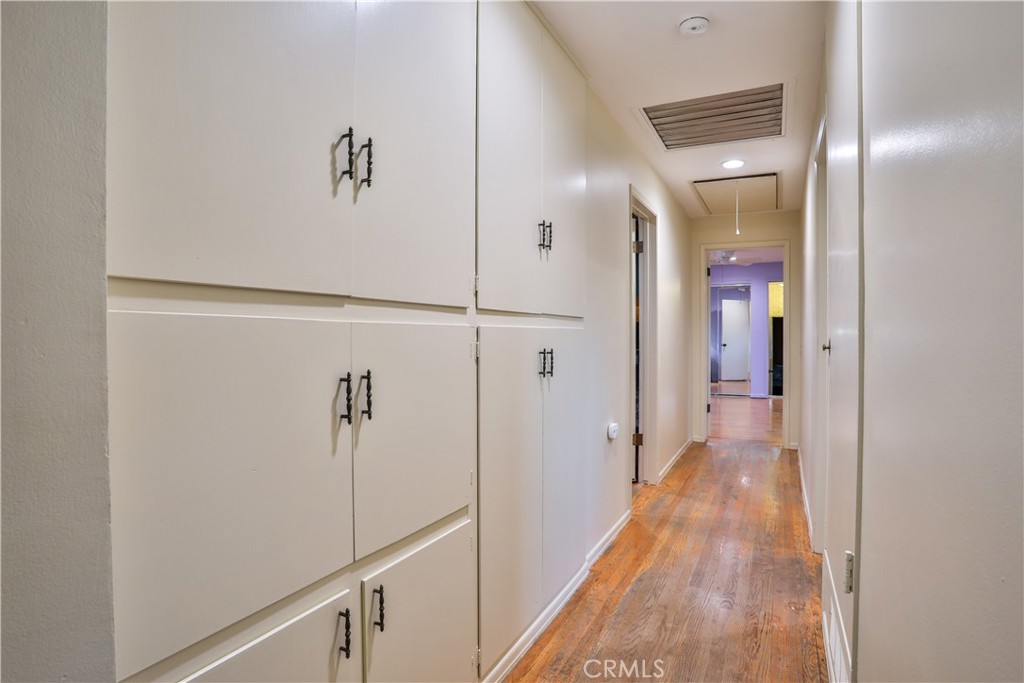 846 W 10th Street