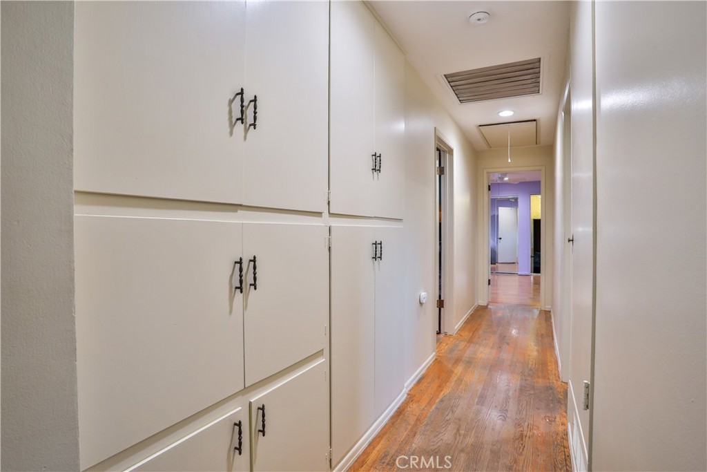 846 W 10th Street