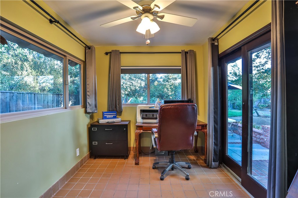 846 W 10th Street
