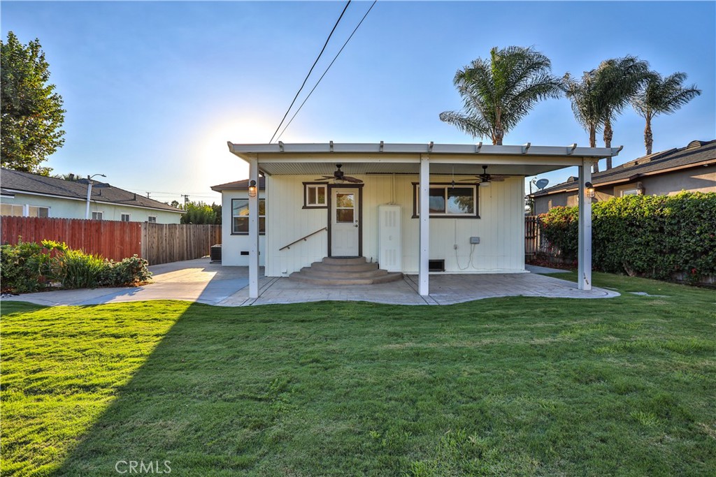 664 N 8th Avenue