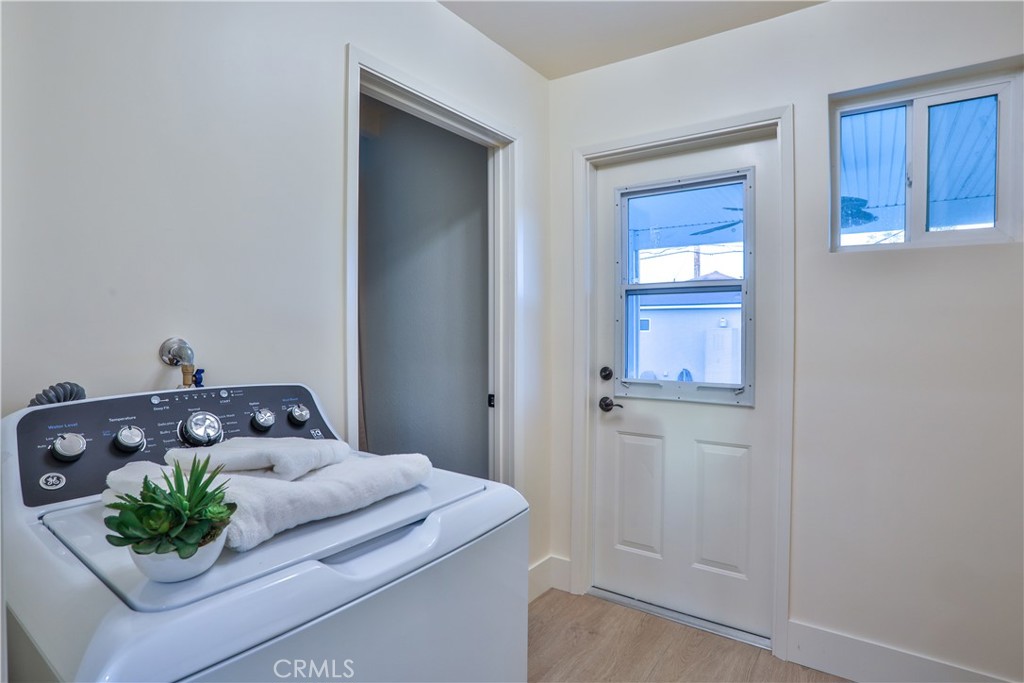 664 N 8th Avenue