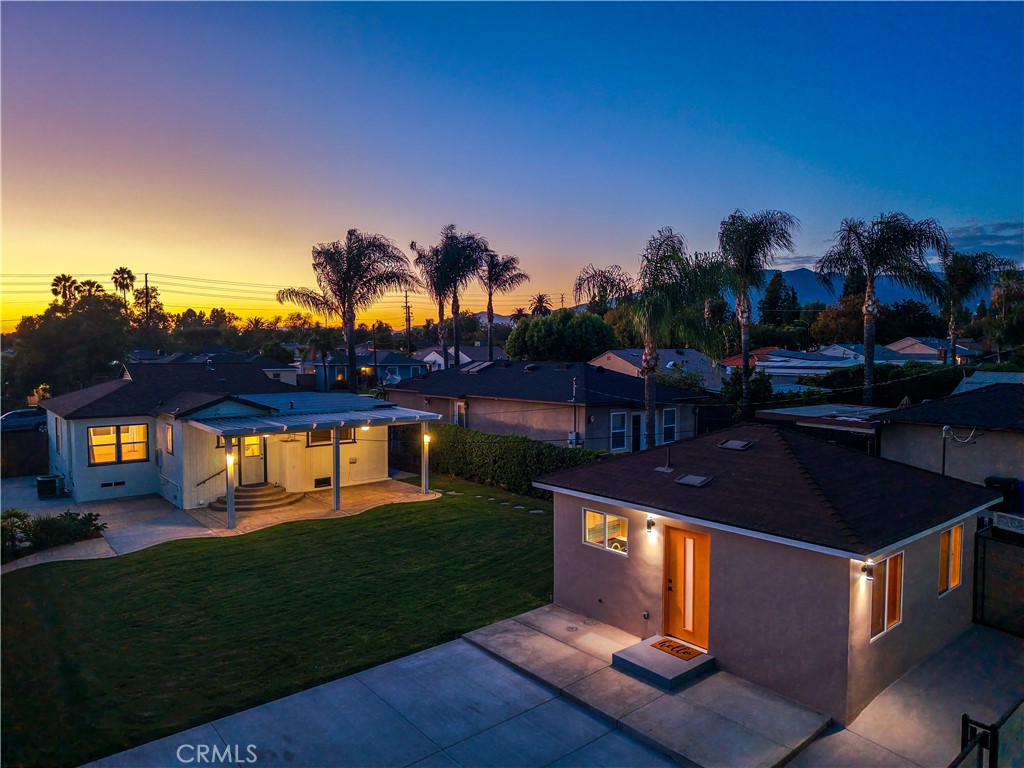664 N 8th Avenue