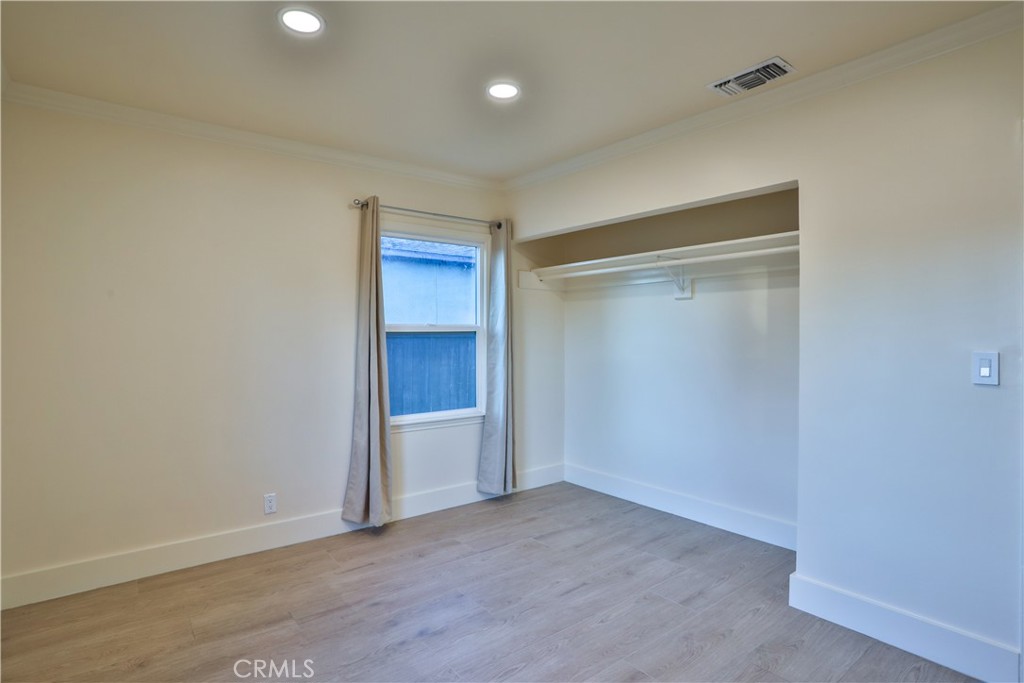 664 N 8th Avenue