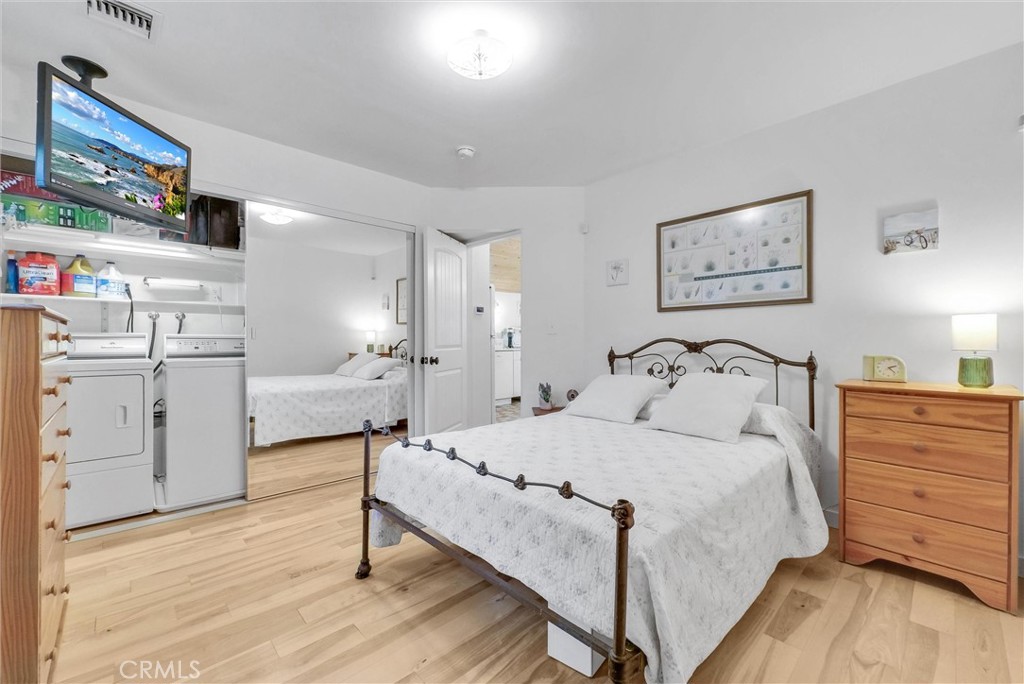 319 W 6th Street