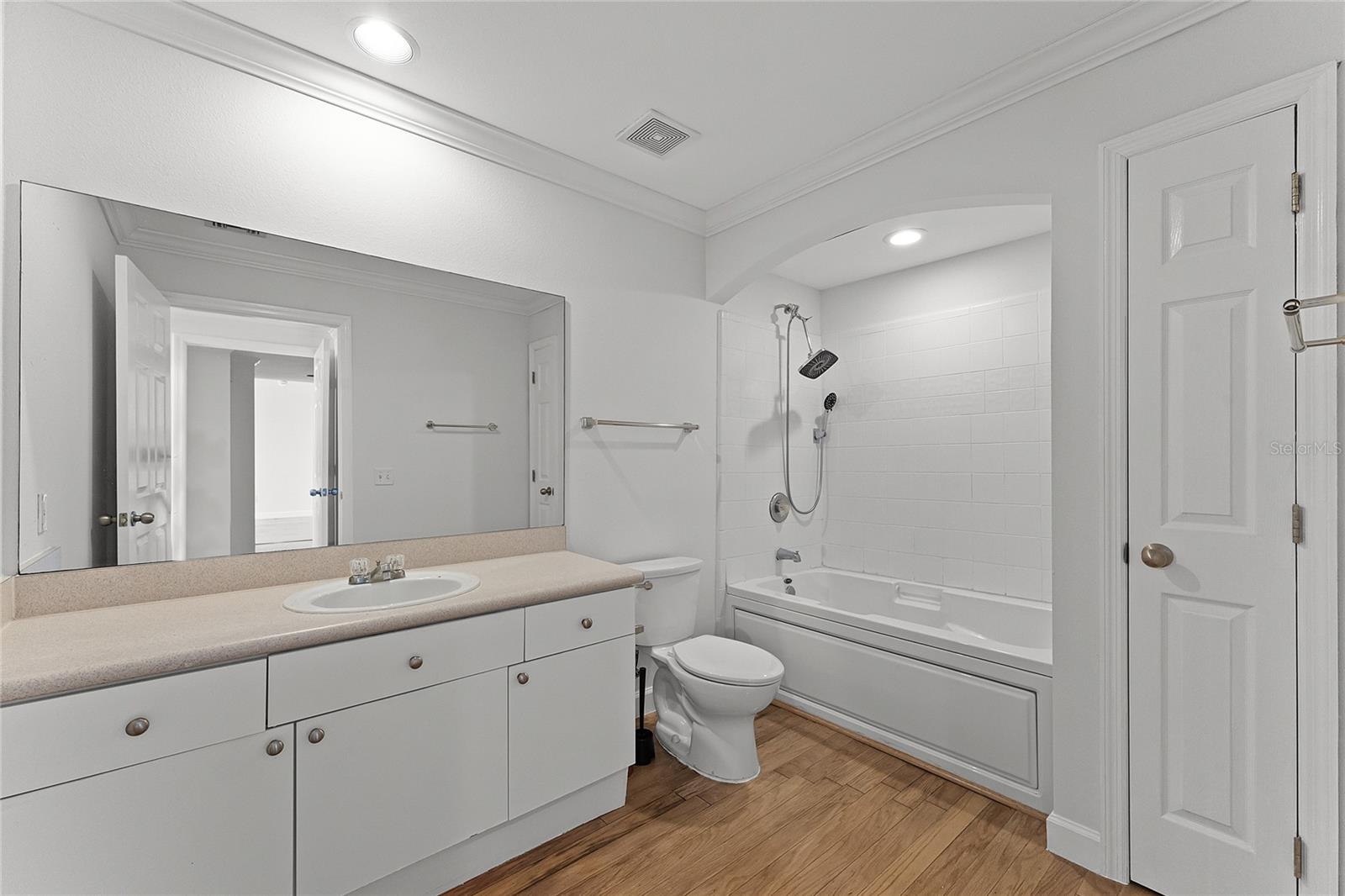 322 E CENTRAL BLVD #1807