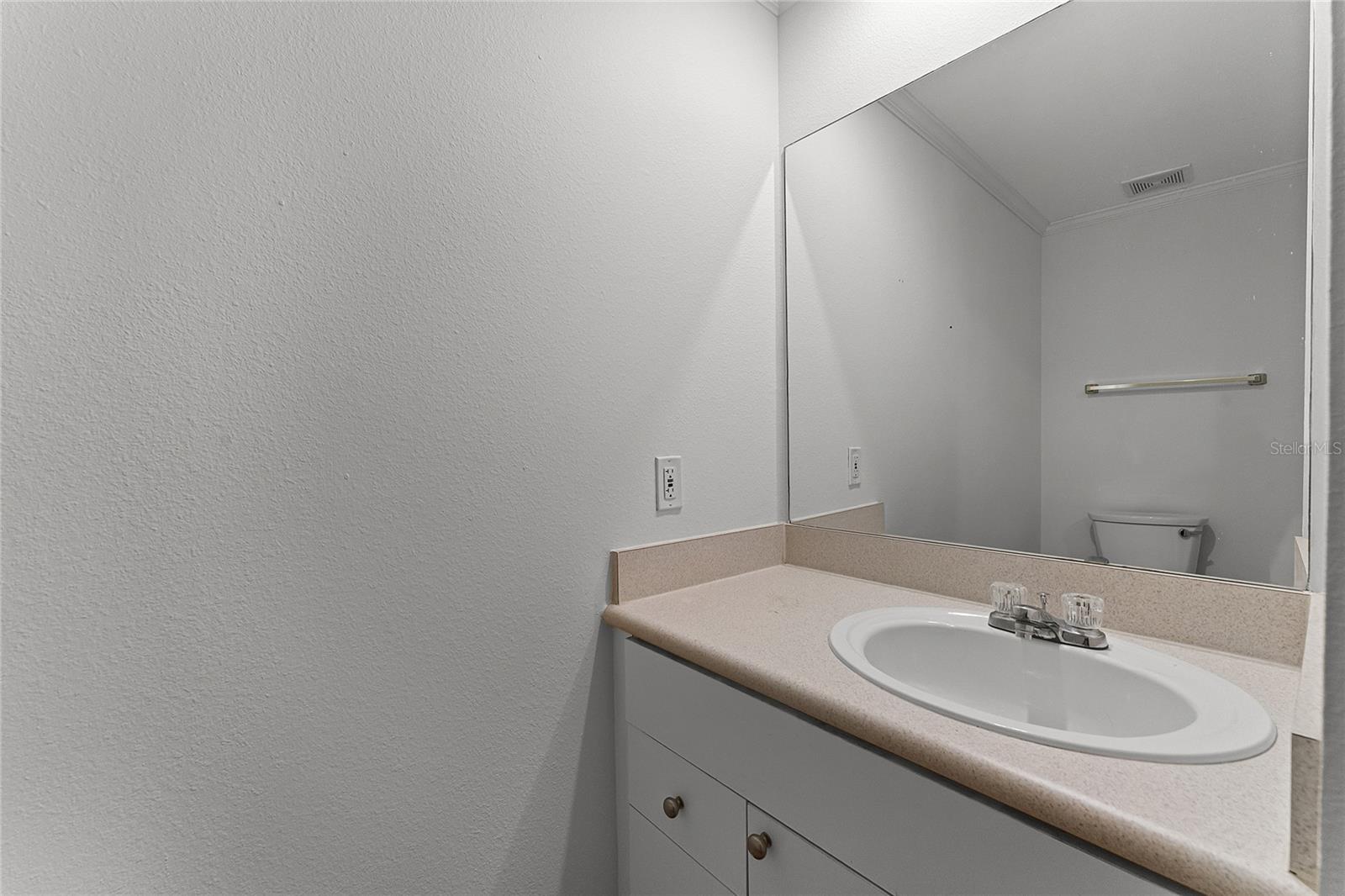 322 E CENTRAL BLVD #1807