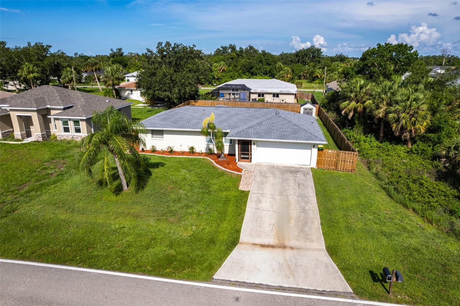 1049 PRESQUE ISLE DR