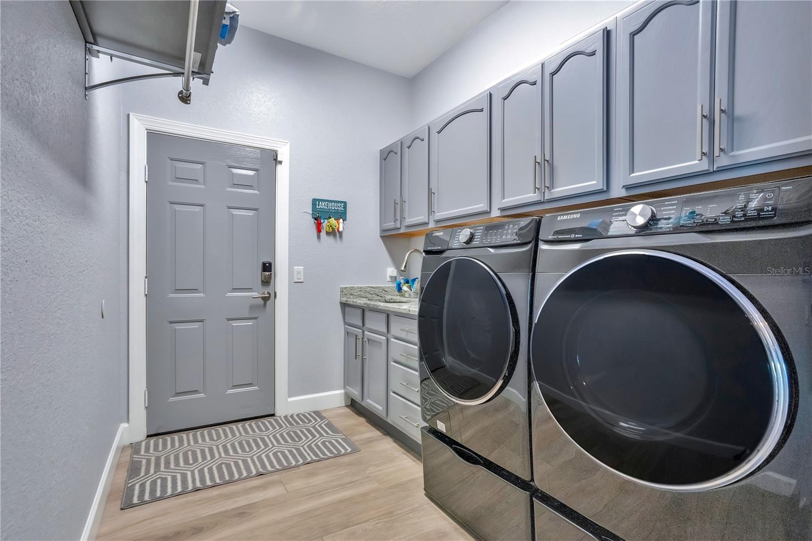 3433 CULLEN LAKE SHORE DR